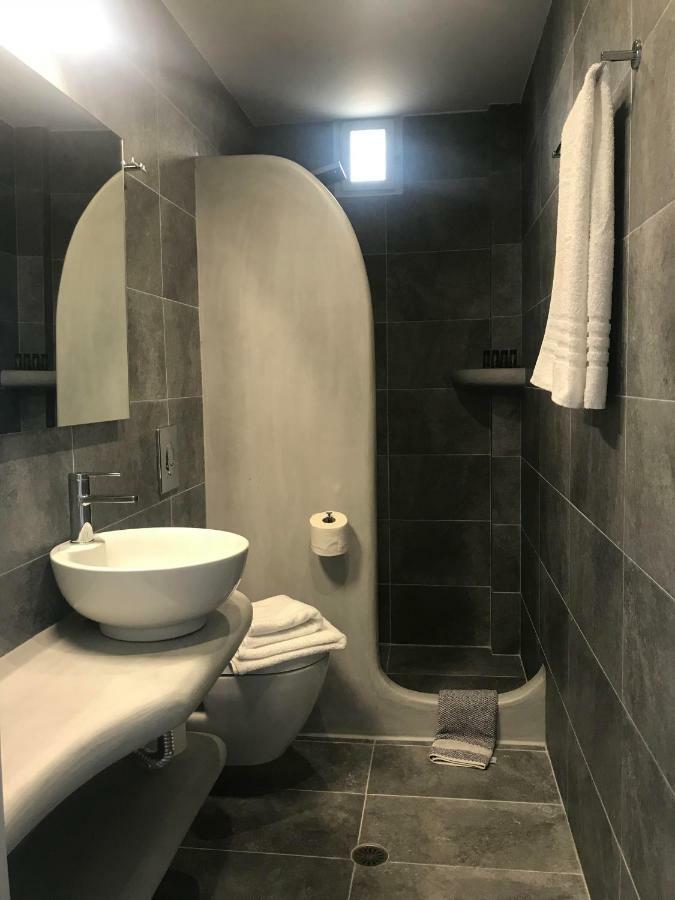 Muses Rooms Milos Provatas Екстериор снимка